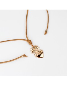 Collar Elara